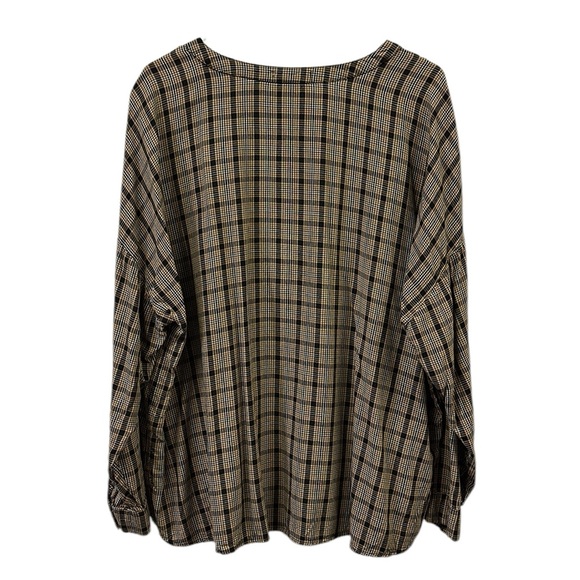 Peace and Pearls Long Sleeve Quarter Button Up Viscose Collarless Blouse Plus 1X - Picture 5 of 11